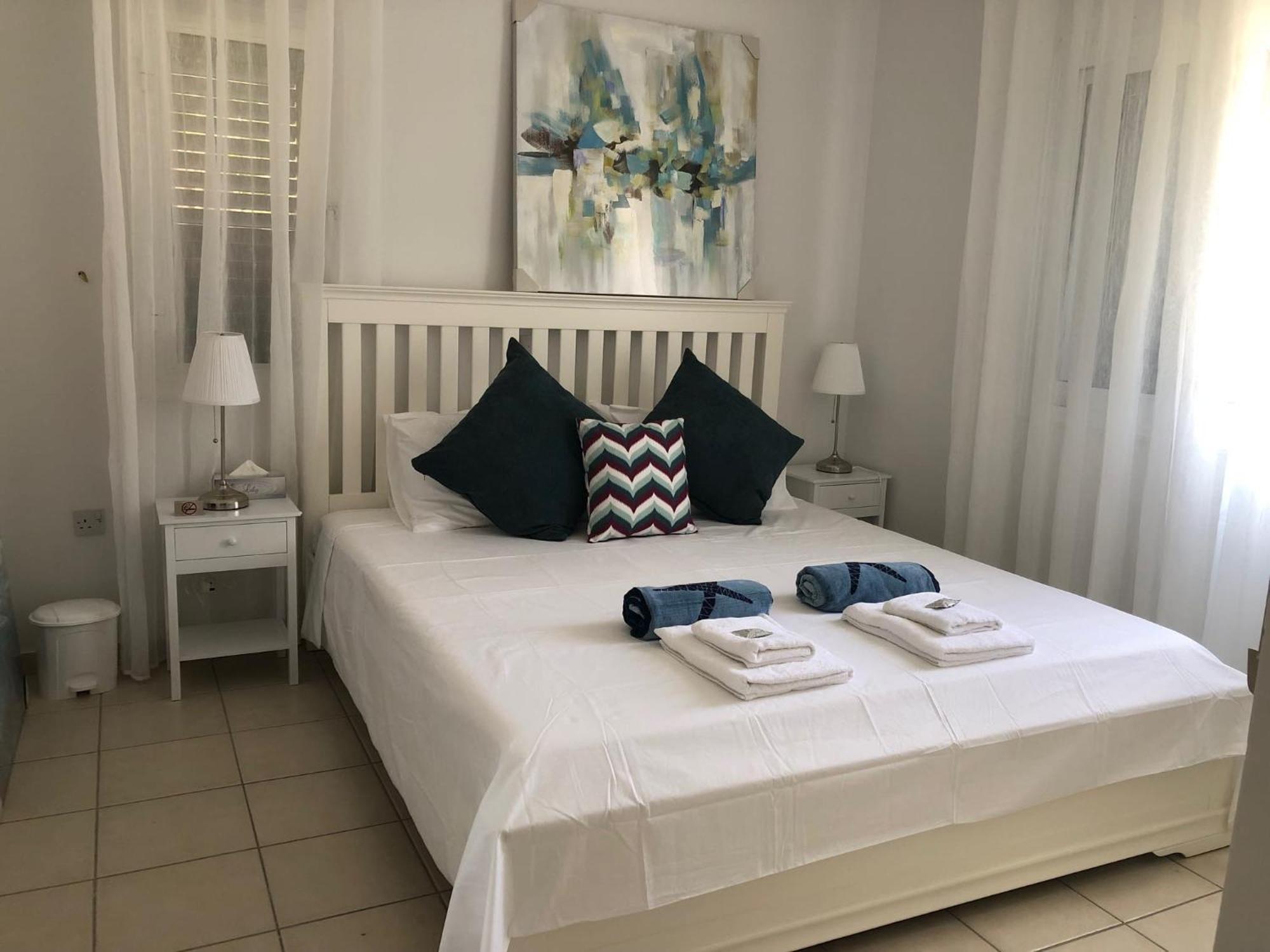 Limnaria Gardens - Modern Sunny 2 Bed Apartament *