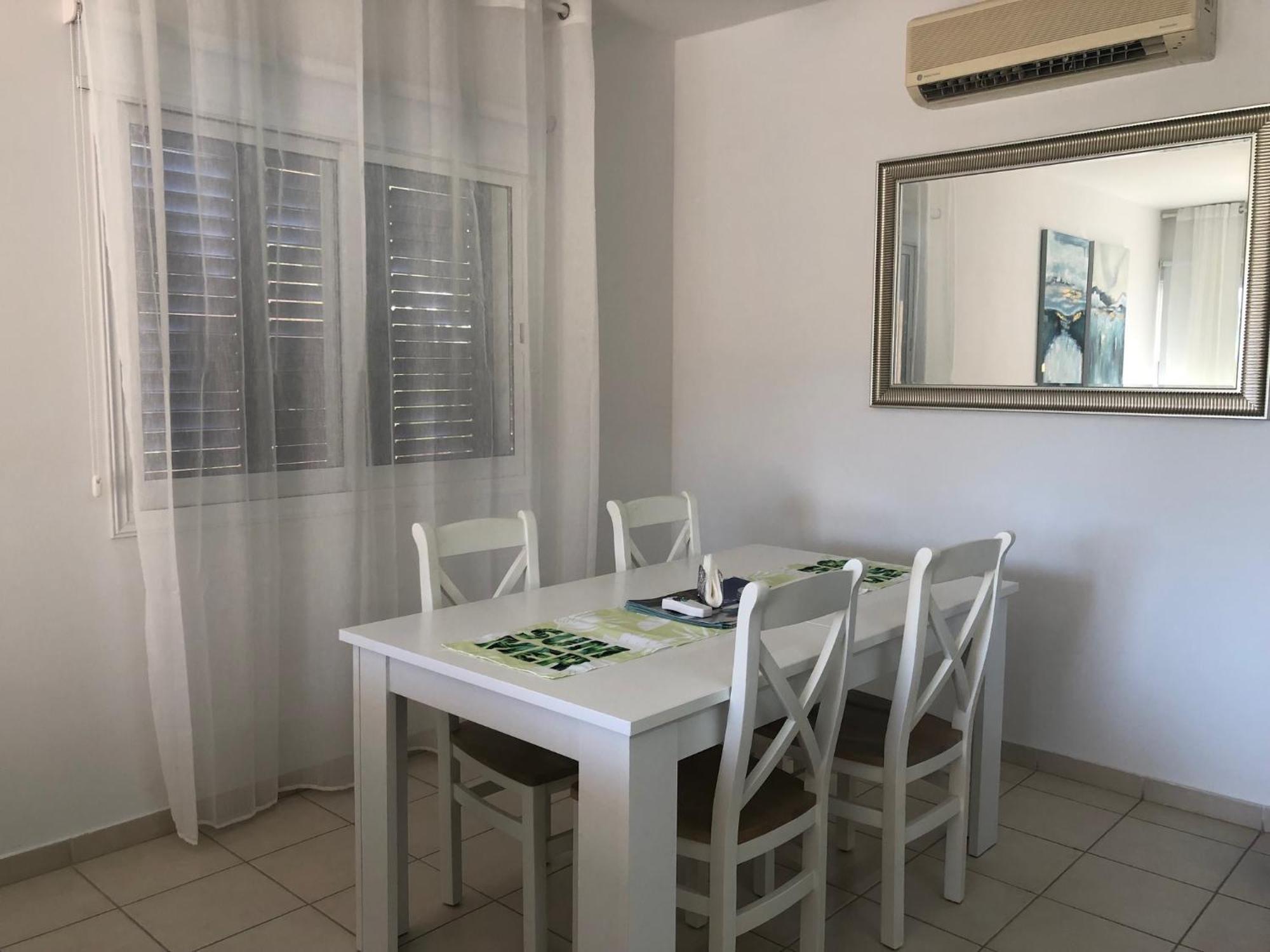 Limnaria Gardens - Modern Sunny 2 Bed Apartament *
