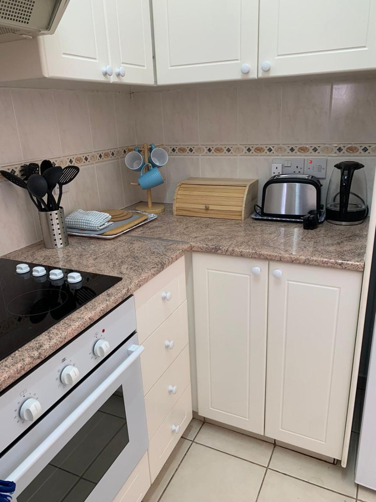 Limnaria Gardens - Modern Sunny 2 Bed * Pafos
