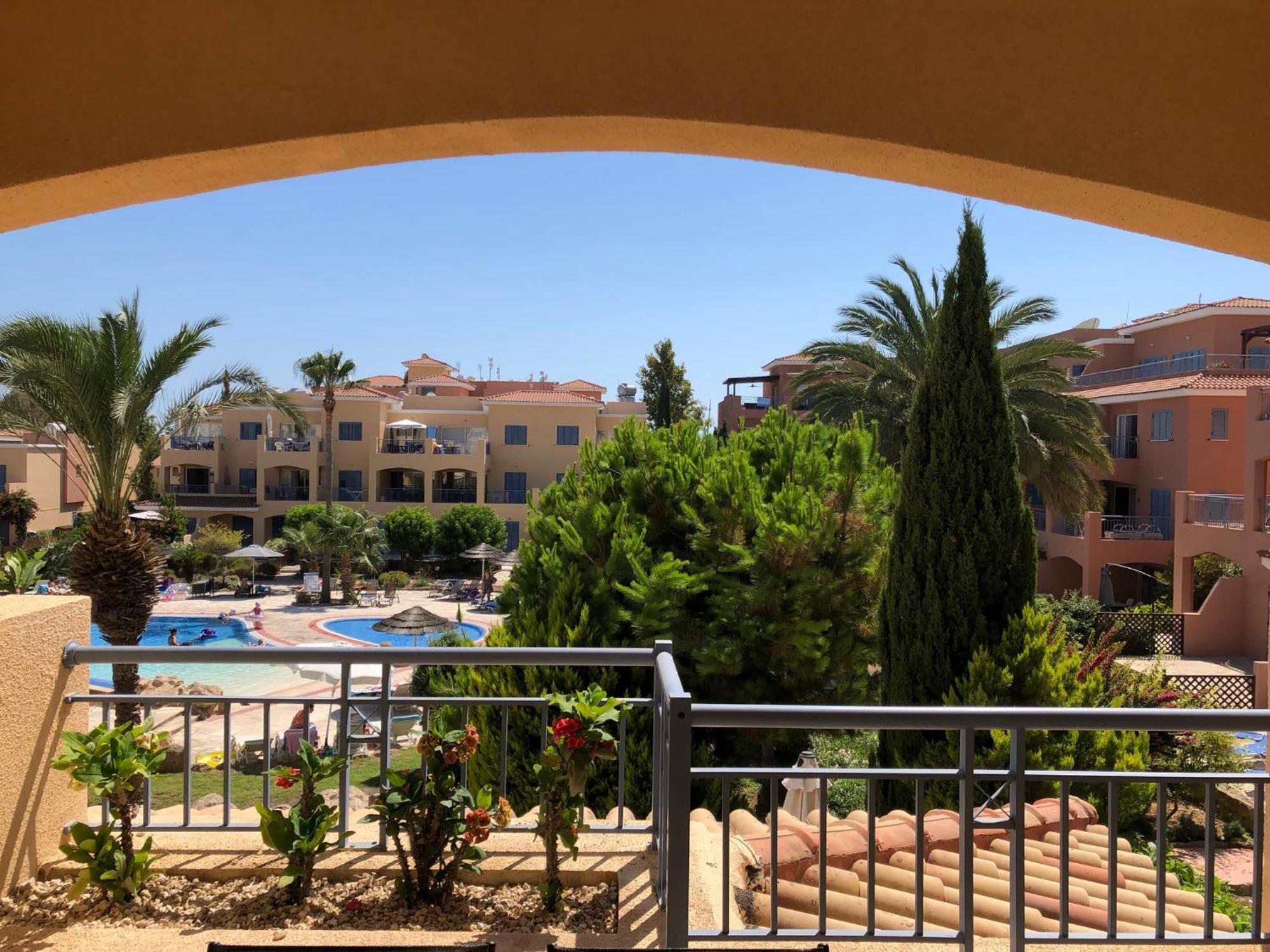 Limnaria Gardens - Modern Sunny 2 Bed * Pafos